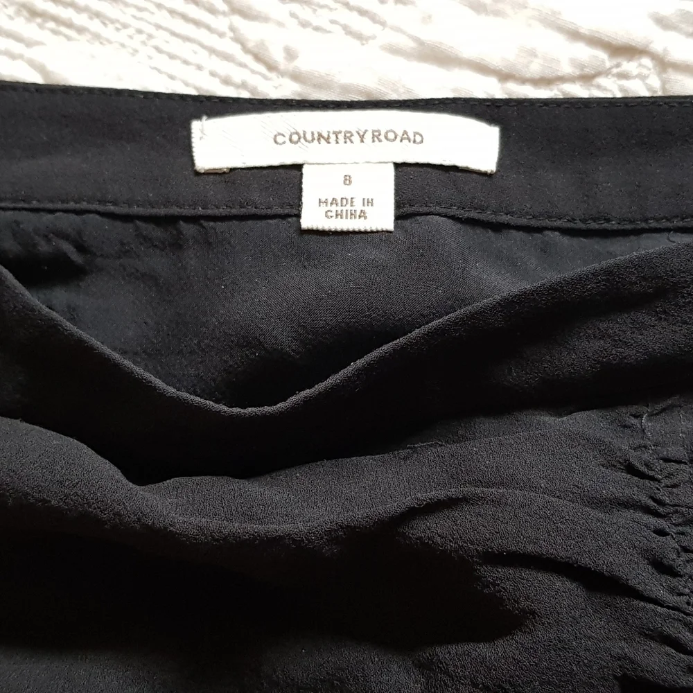Country Road 100% silk black mini skirt flounce trim - Picture 5 of 8